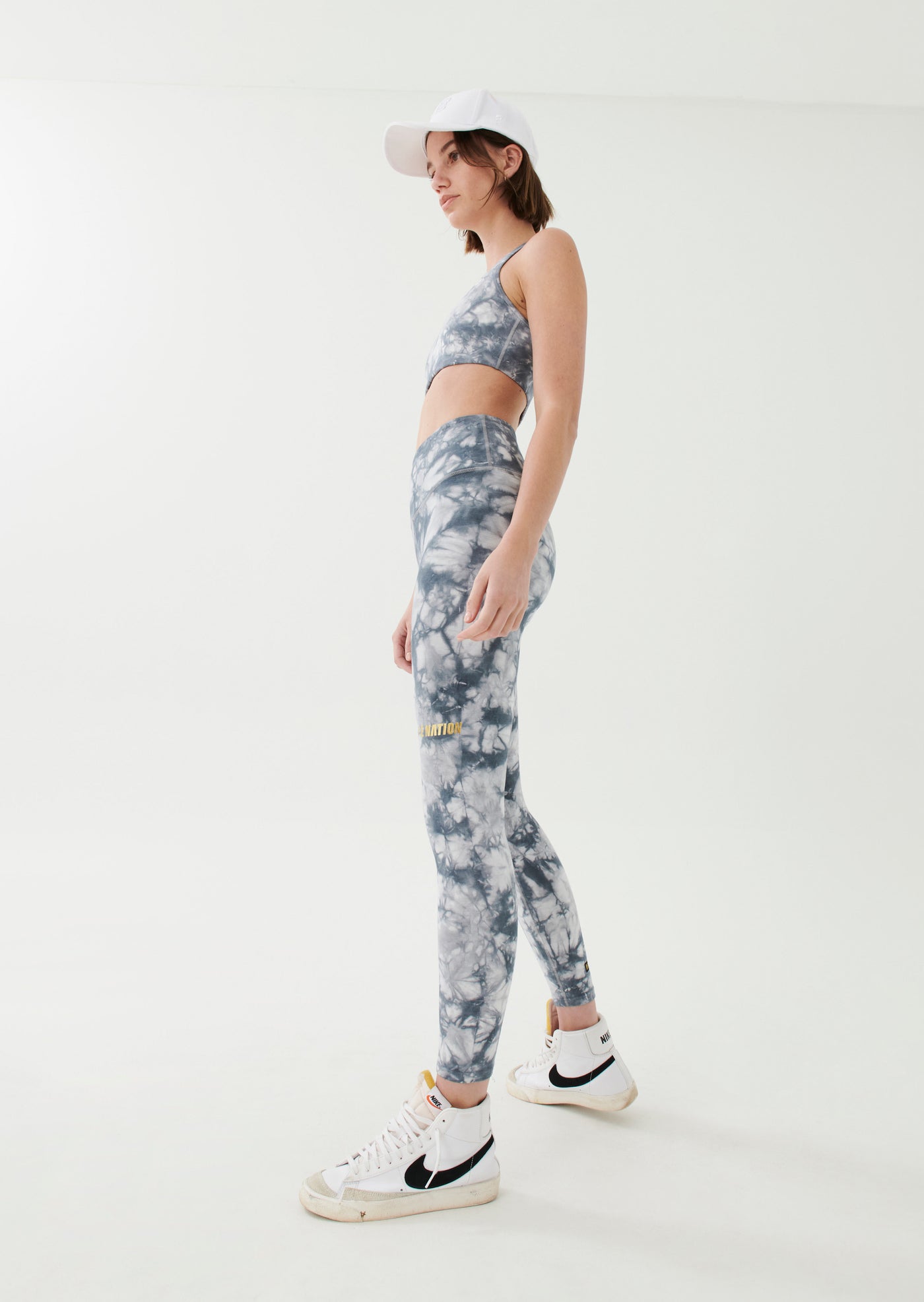 ASCEND LEGGING IN DARK SHADOW