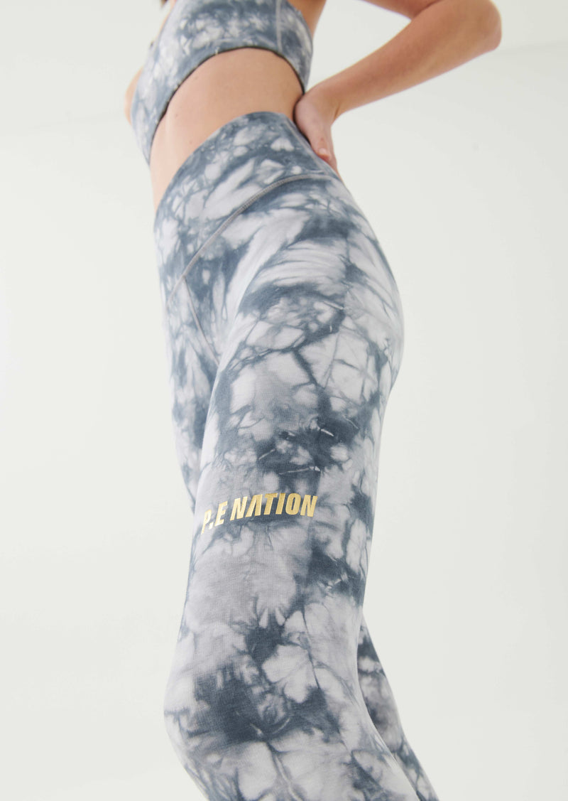 ASCEND LEGGING IN DARK SHADOW