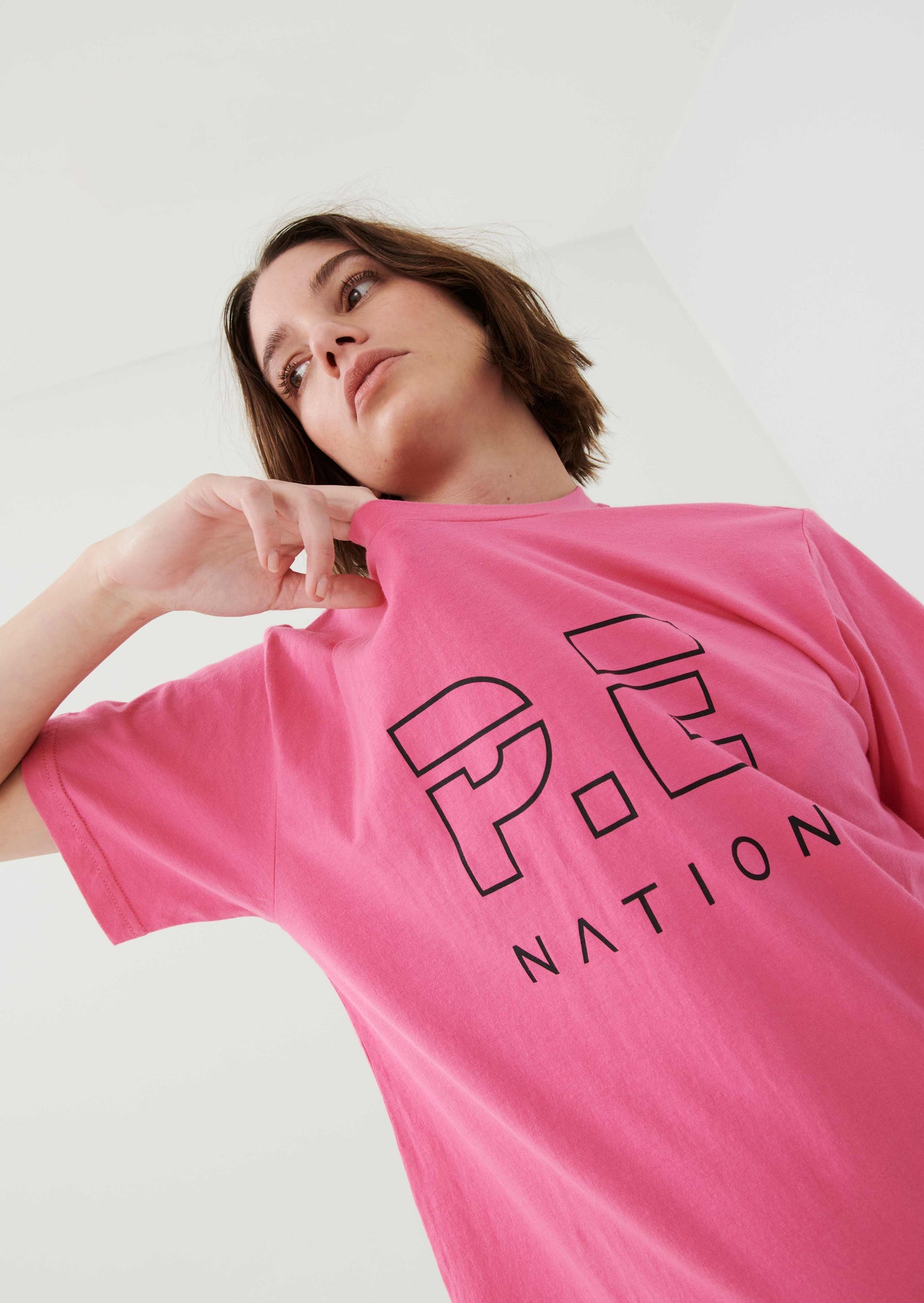 HEADS UP TEE IN BRIGHT PINK