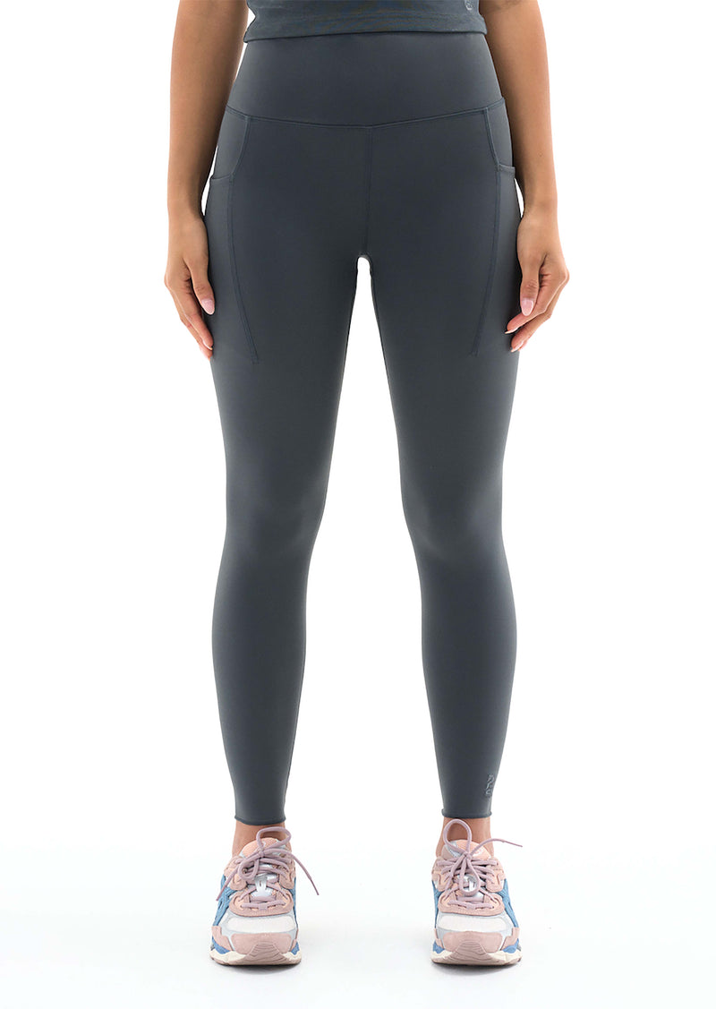 RECALIBRATE LEGGING IN DARK SHADOW