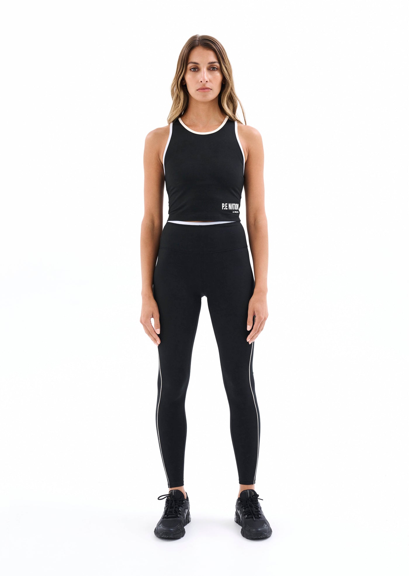 TEMPO SPORTS BRA IN BLACK